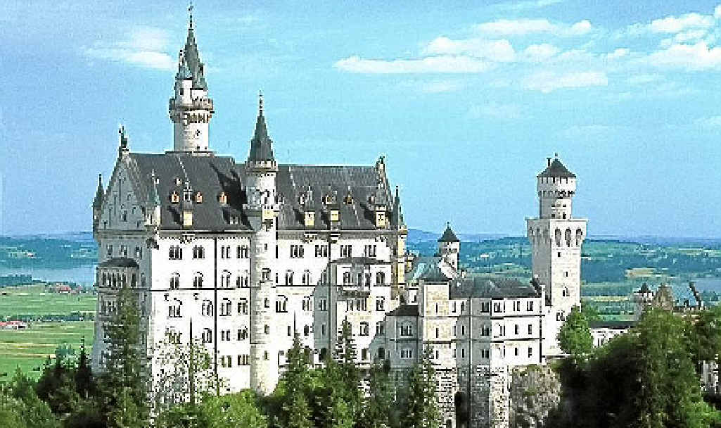MAGICAL: Neuschwanstein Castle. MAGICAL: Neuschwanstein Castle.